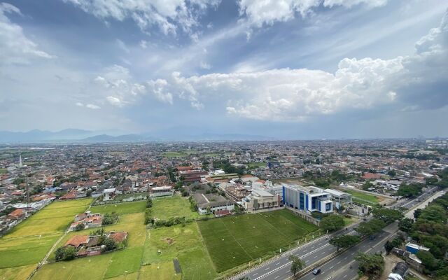 Bright 2Br At Tamansari Panoramic Apartment