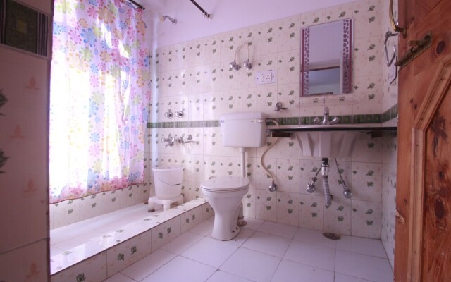 Hotel Chandertal Manali