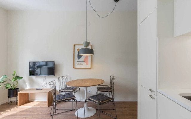 Modern 2BR Flat in Central Porto