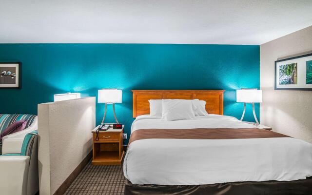 Quality Inn & Suites Near White Sands National Park