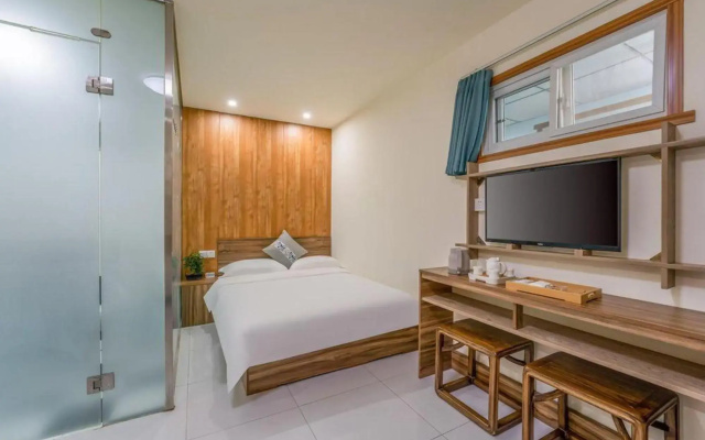 LAN She Apartment (Taitung Beer Street Guangrao Road Subway Station)