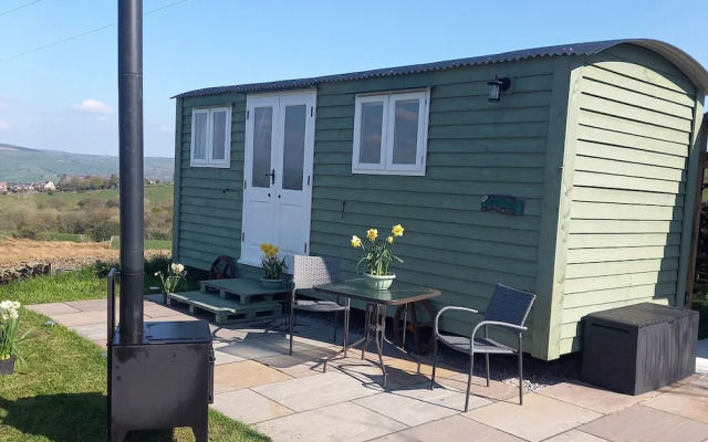 The Journeyman Luxury Shepherds Hut