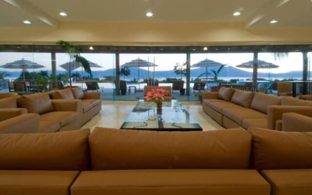 Luxury Private Resort 2-br 2-wr Condo w Breath Taking Lake Views