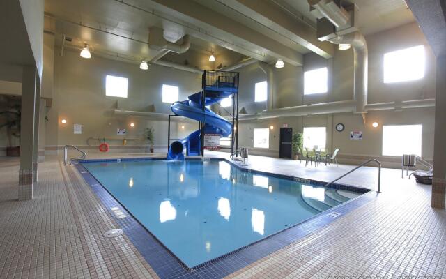 Pomeroy Inn & Suites Hotel Dawson Creek