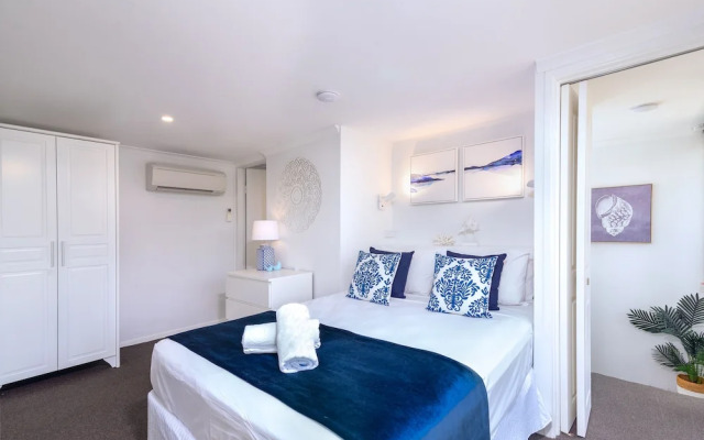 Seascape Holiday-Tropical Reef Apartment