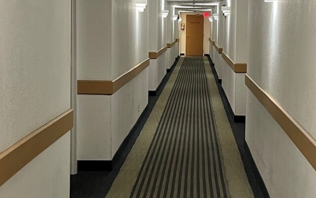 Travelodge Brooks AB