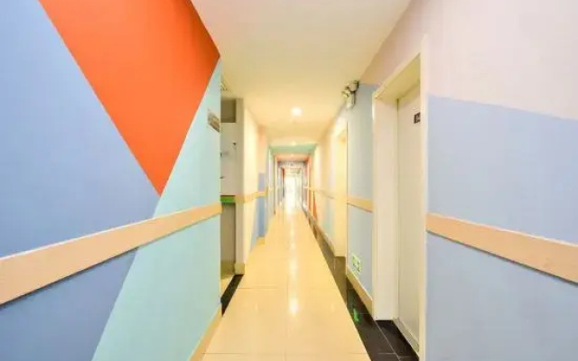 100 Inn Chain Hotel (Shijiazhuang Yunheqiao Yitang Subway Station)