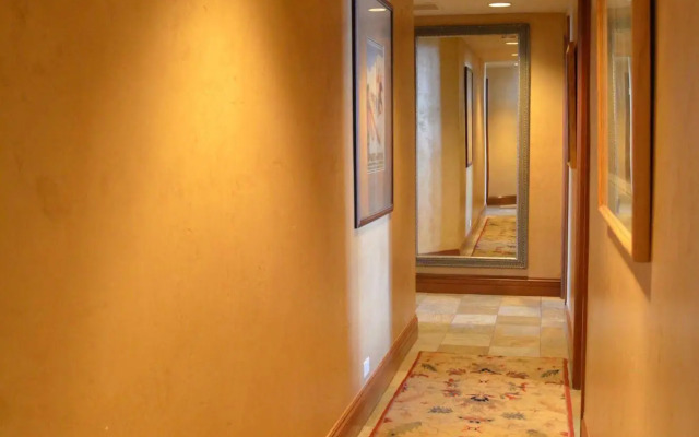 Plaza Lodge by Destination
