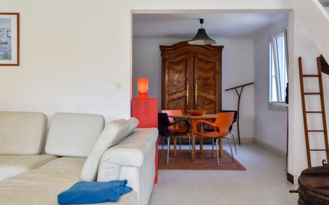 Serene Holiday Home in Pénestin with Garden