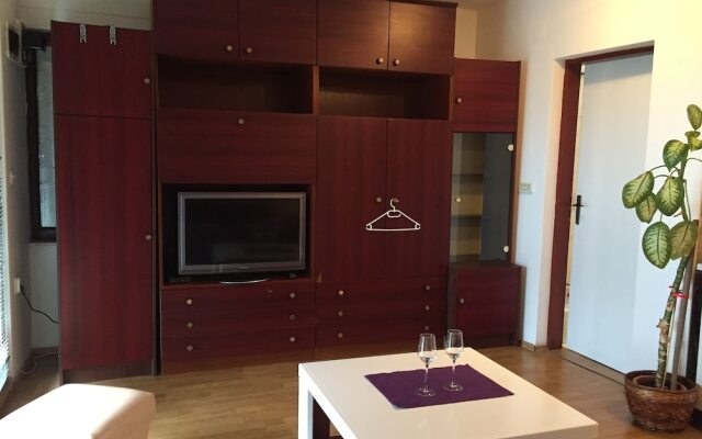 Hostel Lega House