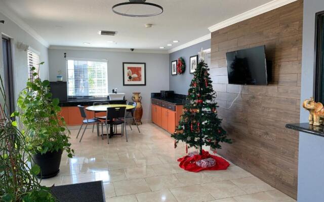 Sunrise Inn & Suites