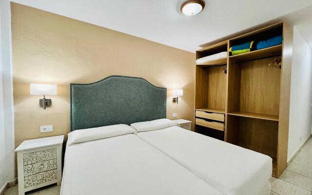 Apartamentos Frontera