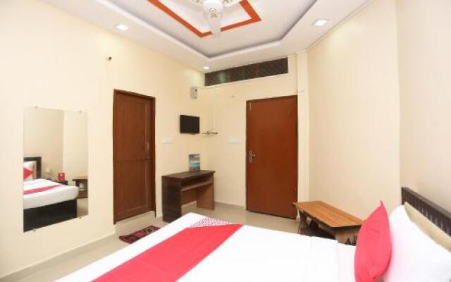 OYO 22665 Hotel Dev Shree