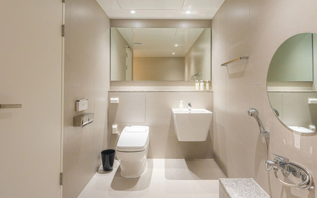 Asherah Villard Aqua Business Hotel