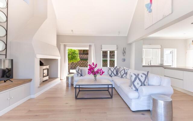 Sublime Five bed Property in Glorious Setting