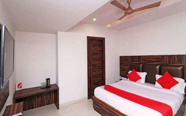 Oyo 19610 Hotel Nutan Krishna