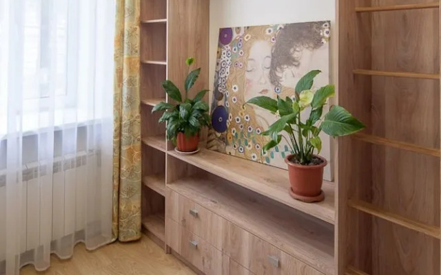 Apart-Comfort on Maksimova 5