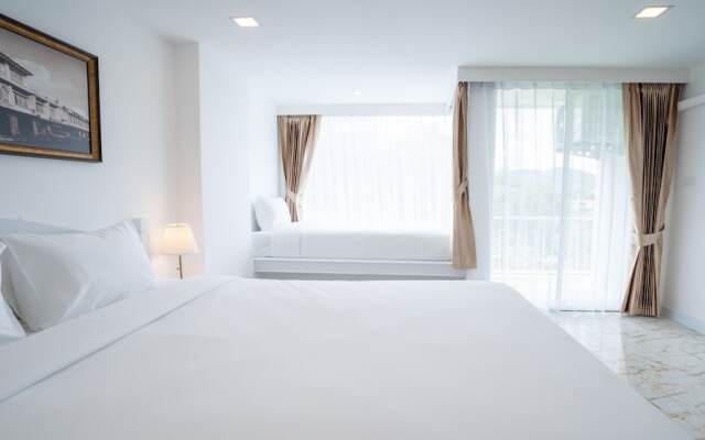 B2 Phuket Premier Hotel