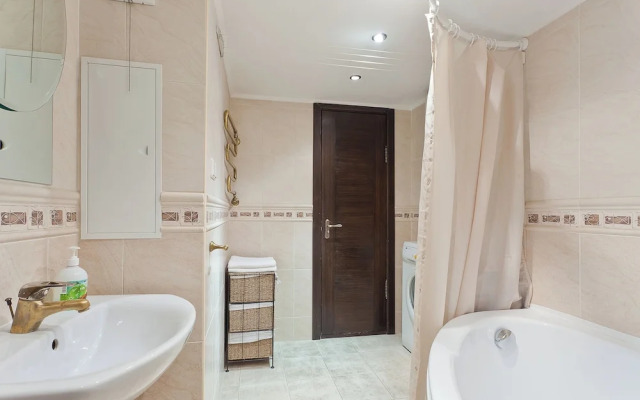 Apartments on Karl Marx str 20