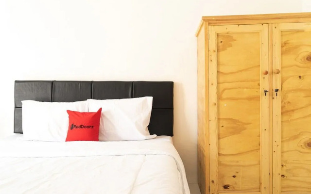 Formerly Reddoorz Syariah Jatisampurna Hospital