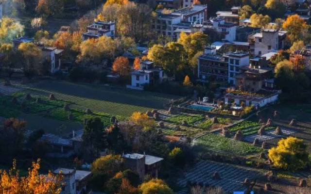Zhonglu Zangzhai Country Hotel