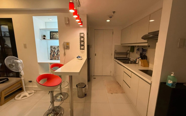 Luxury Condo at Forbeswood Parklane