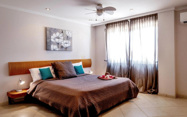 Oceanfront Deluxe Apartment Blue Marlin at Den Laman