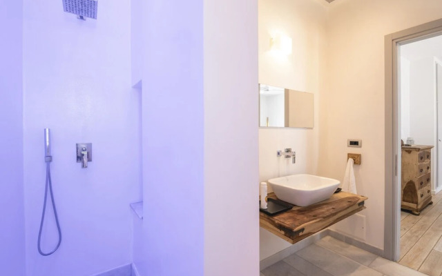 Luxury Villa With Pool And Sea View..!