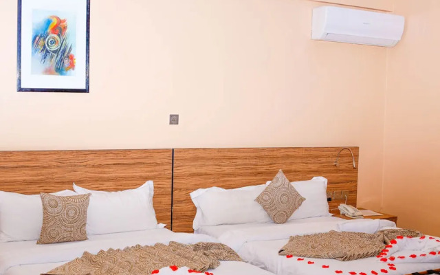 Midindi Hotel & Conference Center