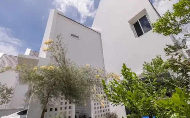 Private Courtyard Villa