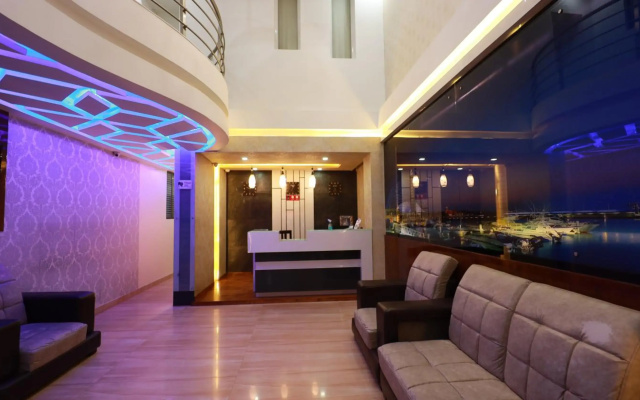 OYO 11414 Hotel Silver Suites