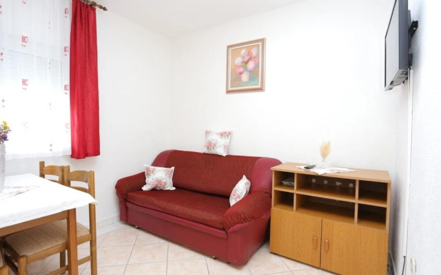 Lias 2 - With Restaurant - A11