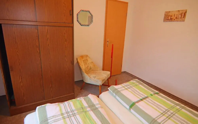 Apartment in Proseken With Garden