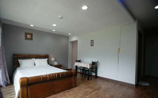 Yangyang Denver House Pension