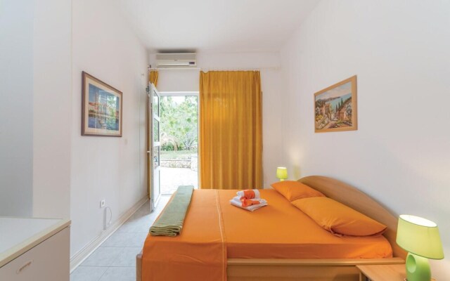 Beautiful Home in Primosten With Wifi and 6 Bedrooms