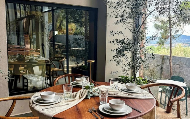 Serenzzo Hotel & Cuisine