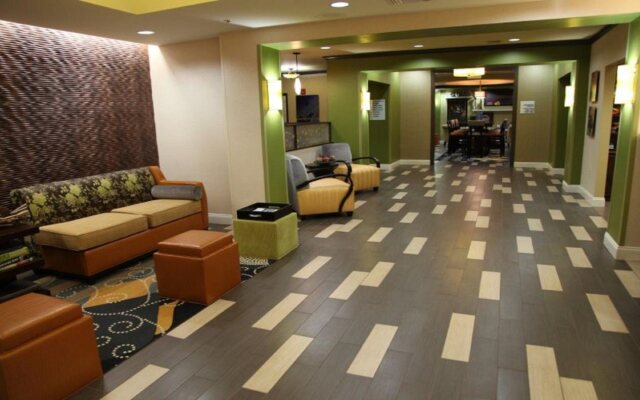 Holiday Inn Express & Suites Huntsville Airport by IHG