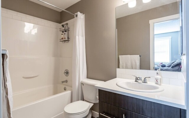 Upscale Townhome,banff,spruce Meadows ,pets