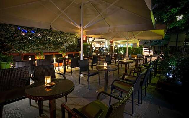 Hotel Cronos