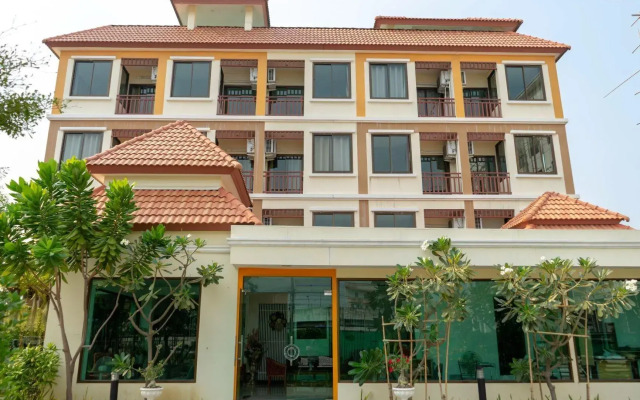 Sasi Nonthaburi Hotel