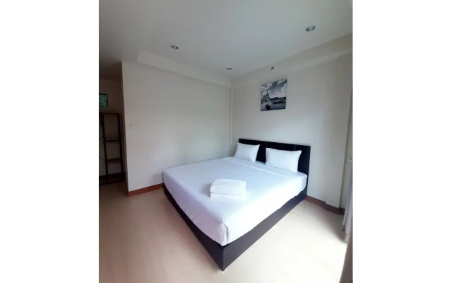Phenwaree Amphawa Resort
