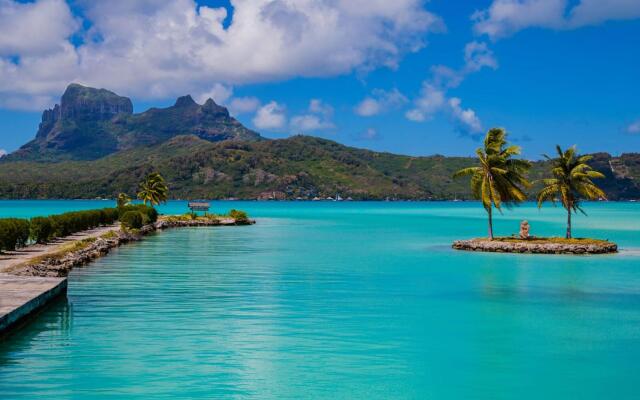Bora Bora Holiday's Lodge and Villa