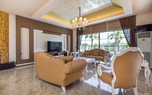 Villa Casa by Villatatilin