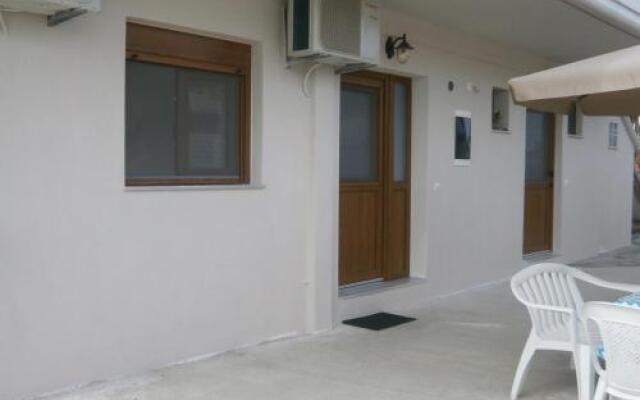 Daniela Apartments