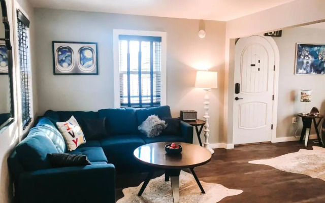 EO Bungalows – Adults Only