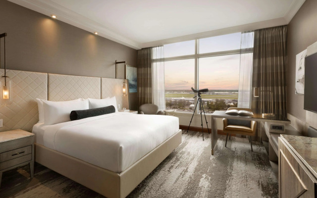 Fairmont Vancouver Airport In-Terminal Hotel