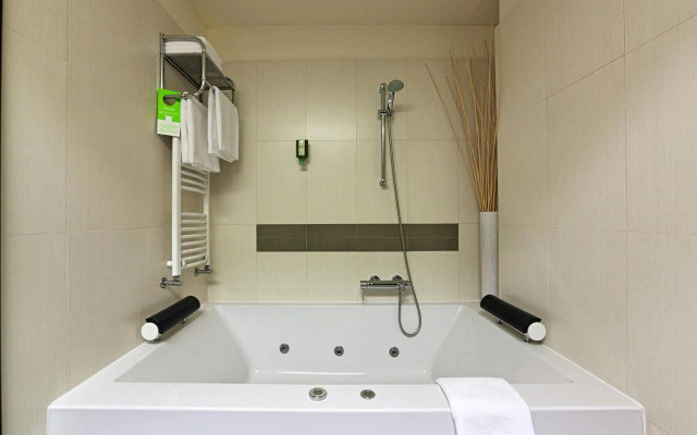 Hotel Cubix
