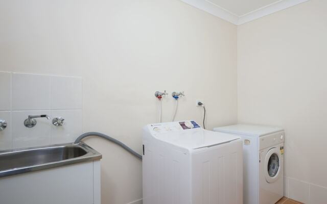 Lagoons Estate, 6 Dowling Street