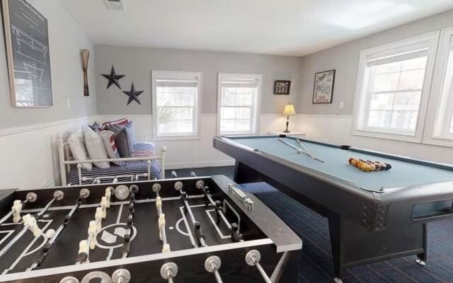 Palm Breeze 5 Bedroom Holiday Home