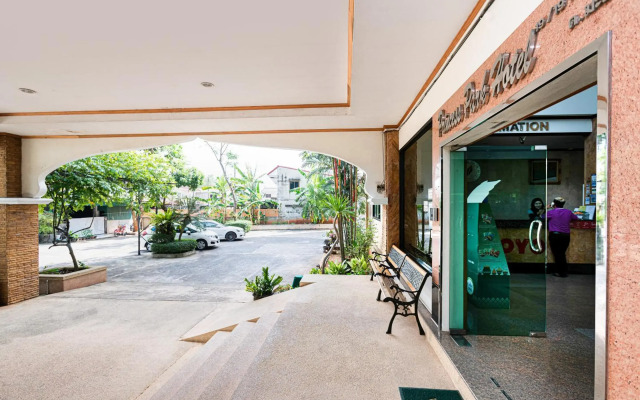 OYO 566 Princess Park Hotel